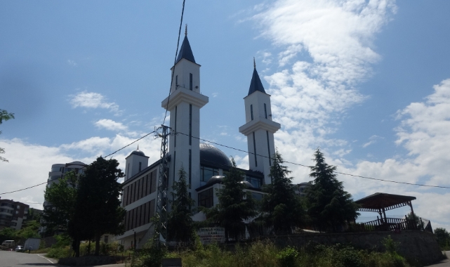 Kiliseye benzetildiği için inşaatı duran cami 18 yıl sonra bitirildi