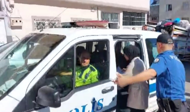 Kimliğini unutan öğrenciye polis yardım etti!