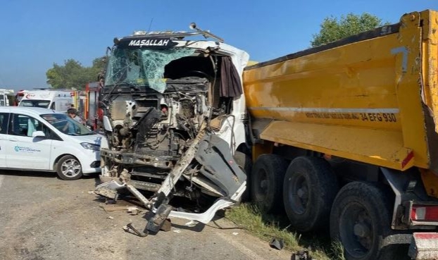 Kocaeli'nde feci kaza: Çok sayıda yaralı var!