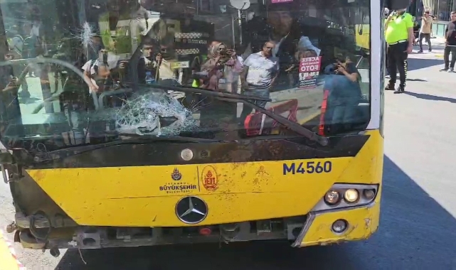 Küçükçekmece’de çöken binada İETT otobüsü hasar aldı!