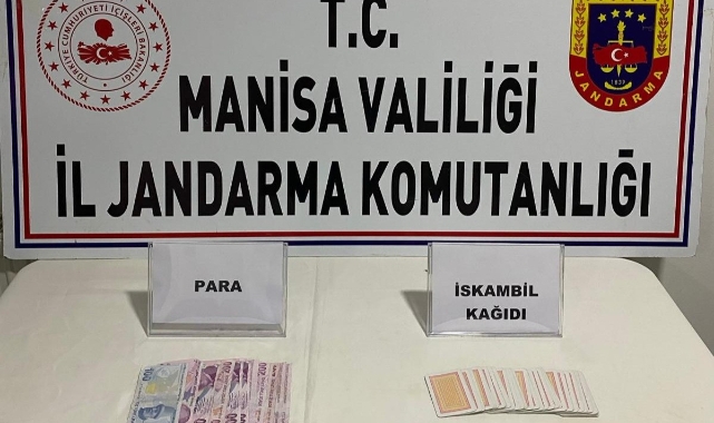 Kumar oynarken suçüstü yakalandılar!