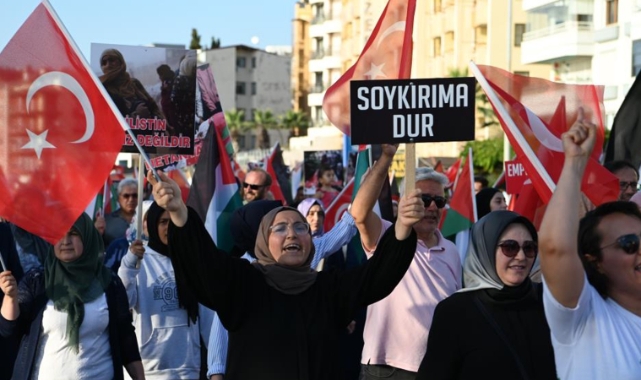Kuşadası'nda 'Gazze'ye' destek yürüyüşü