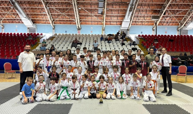 Manisa BBSK karate takımı il şampiyonu oldu