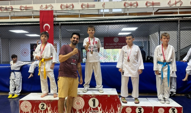 Manisa BBSK Karate Takımı Manisa Şampiyonu oldu