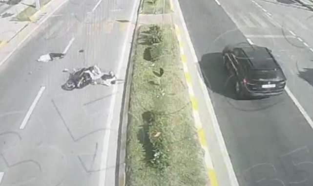 Motosiklet sürücüsü yaya geçidindeki adama çarptı