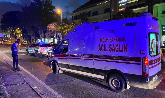 Motosiklet, yolun karşısına geçmeye çalışan kadına çarptı!