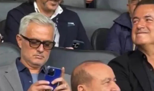 Mourinho, Türkiye - Portekiz maçını takip etti!