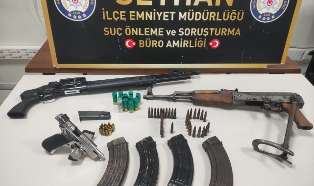 Mühür bozma suçundan aranıyordu, evinde cephanelik çıktı!