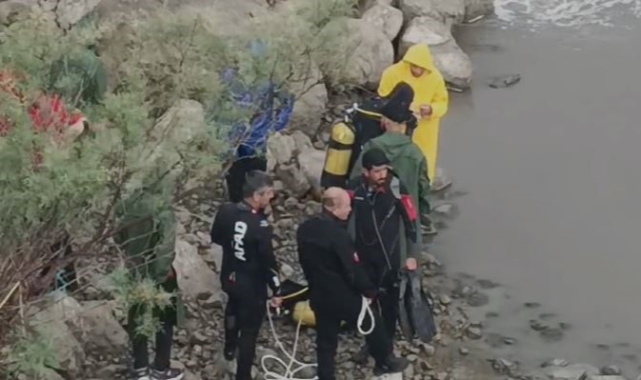 Murat Nehri'nde kaybolan çocuğu arama çalışmaları sürüyor