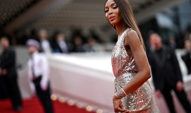 Naomi Campbell taşıyıcı anne yoluyla iki çocuk sahibi oldu