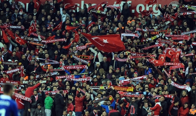 Nilüfer'de milli maç heyecanı dev ekranda yaşanacak