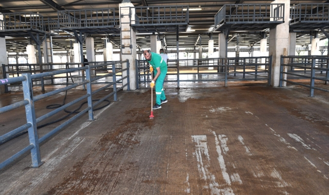Osmangazi’de kurban pazarları temizlendi
