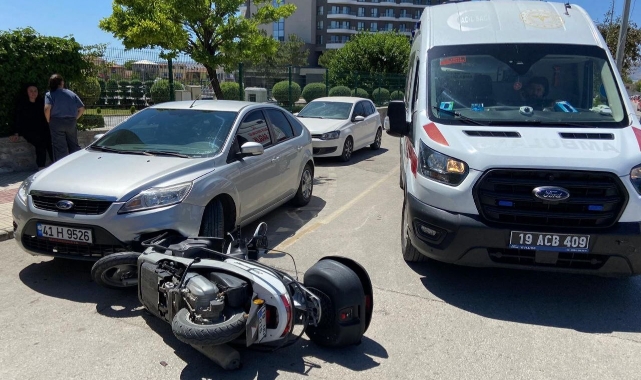 Otomobil ile motosiklet çarpıştı: 1 yaralı