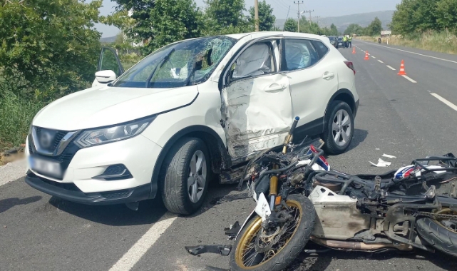 Otomobille çarpışan motosikletin sürücüsü hayatını kaybetti