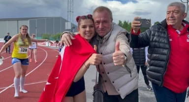 Özel sporcu Esra Bayrak'tan tarihi başarı