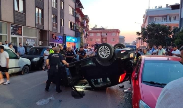 Park halindeki otomobile çarpıp böyle takla attı