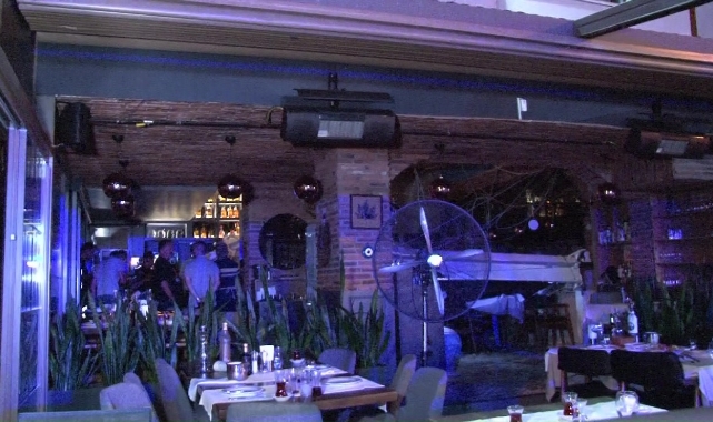 Restoranın tavanı çöktü: 1 yaralı