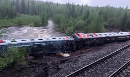 Rusya'da yolcu treni raydan çıktı: 3 ölü!