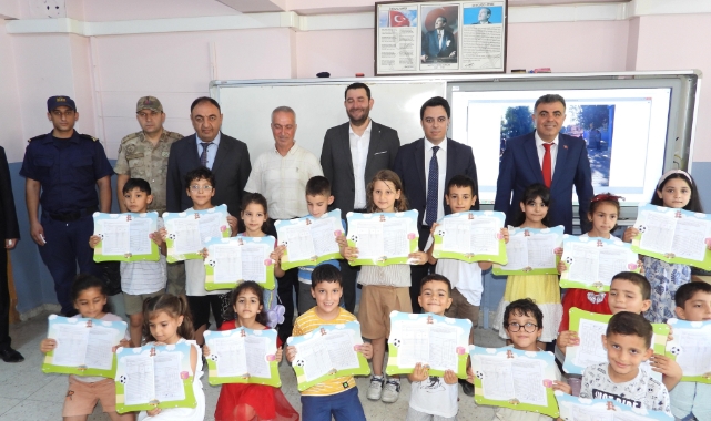 Samandağ'da öğrencilerin karne heyecanı