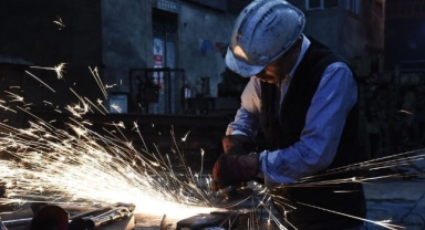 Sanayi üretimi nisanda azaldı