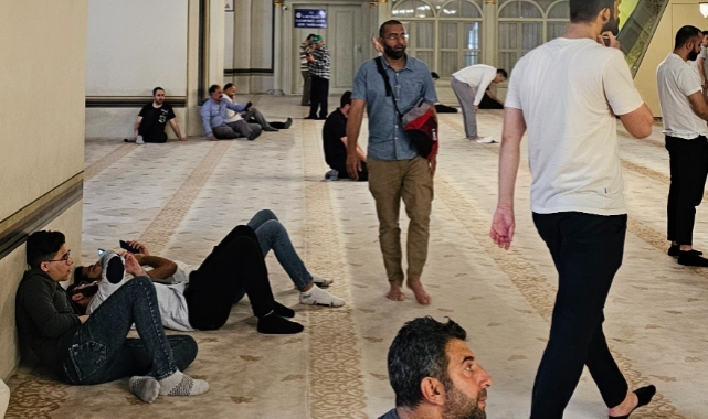 Selçuk Türkoğlu, Ulu Cami'den ilginç görüntüler paylaştı