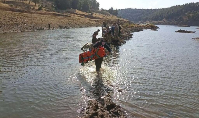 Serinlemek için gölete giren çocuk boğuldu