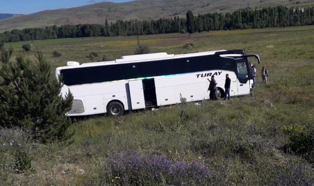 Sivas'ta yolcu otobüsü devrildi! Yaralı sayısı 21’e yükseldi