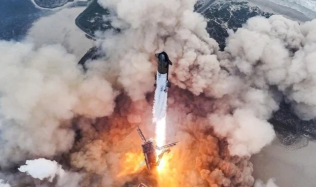Starship'in 4'üncü test uçuşu başarılı şekilde tamamlandı