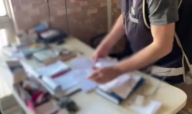 Tehditle çek ve senet imzalatarak 25 milyon TL dolandırdılar