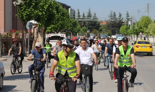 ‘Temiz Hava İçin Otomobilsiz Bir Gün’ temasıyla bisiklet turu düzenlendi