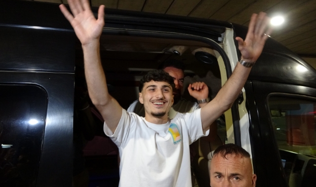 Trabzonspor'un yeni transferi Cihan Çanak, Trabzon'a geldi