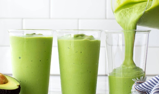 Tropikal lezzetler vazgeçilmeziniz olacak! İşte mango ve avokadolu smoothie tarifi