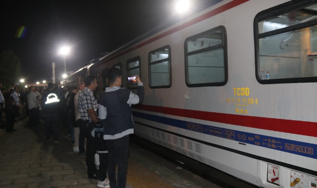 'Turistik Tatvan Treni' ilk seferini gerçekleştirdi