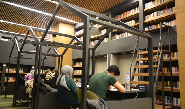 Uyumayan kütüphane yeni ziyaretçilerini bekliyor!