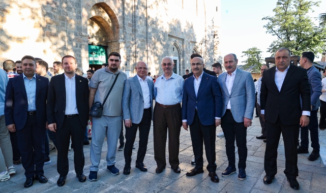 Vali Demirtaş vatandaşlarla bayramlaştı