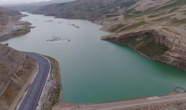 Van'da yağışlar yüz güldürdü
