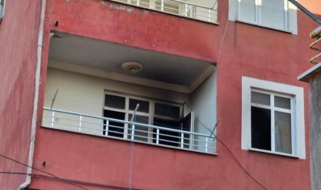 Yangında mahsur kalan aile kurtarıldı!