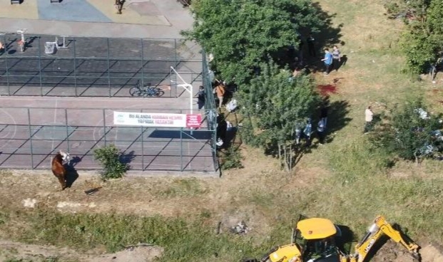 Yasak tabelasının altında kaçak kurban kestiler