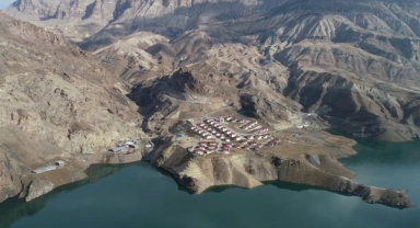 152 yılda 7'nci kez taşındıkları yeni ilçelerine alıştılar