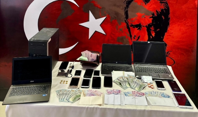 3 ilde FETÖ operasyonu: 9 gözaltı