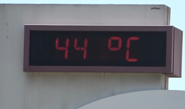 Adana'da hava sıcaklığı 44 dereceye ulaştı