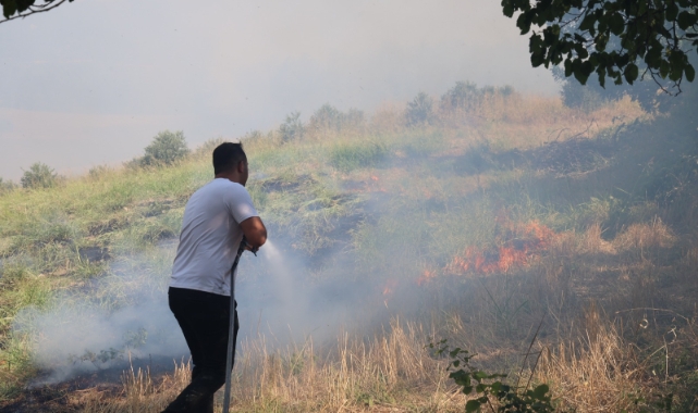 Adana'daki yangın evlere sıçradı! 8 hane zarar gördü