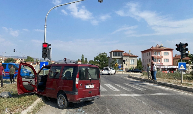 Afyonkarahisar’da kaza: 4 kişi yaralandı   