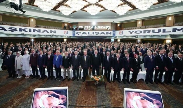 AK Parti'nin kampı sona erdi