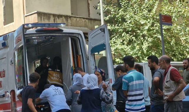 Akrabalar arasında kavga çıktı! Yoldan geçen 2 kişi yaralandı