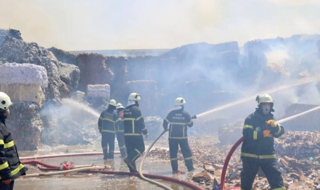 Aksaray'da kağıt fabrikasında yangın