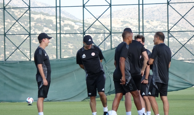 Antalyaspor, Burdur’da ilk antrenmanına çıktı
