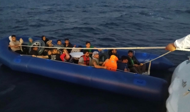 Ayvacık açıklarında 49 kaçak göçmen kurtarıldı!   