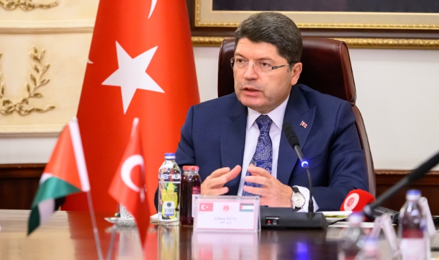 Bakan Tunç: Filistin'in savunucusu olmaya devam edeceğiz