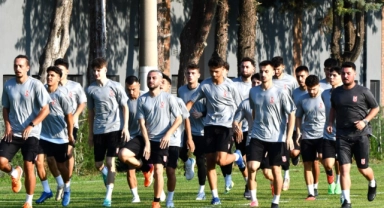 Balıkesirspor sahaya indi